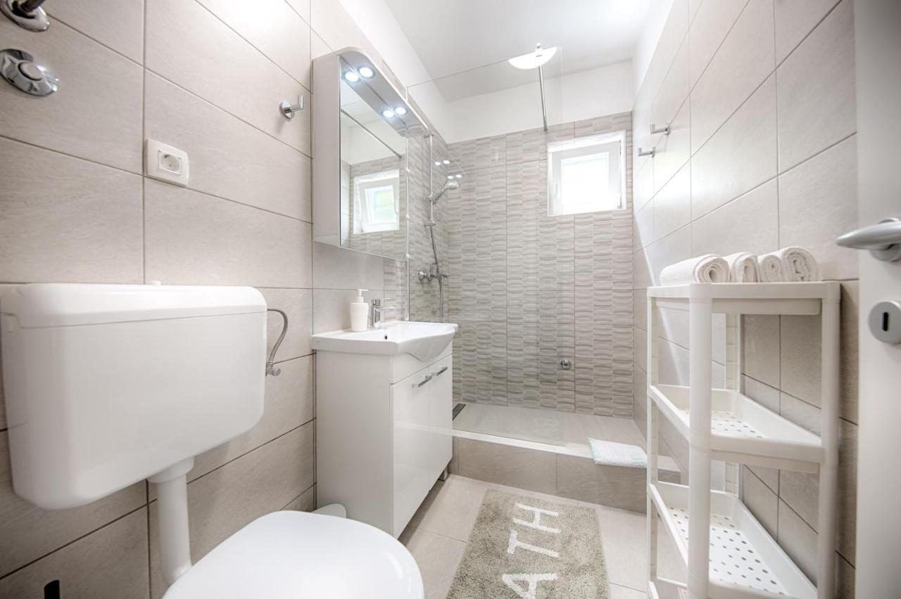 Apartmani Dule Komiža Exteriör bild