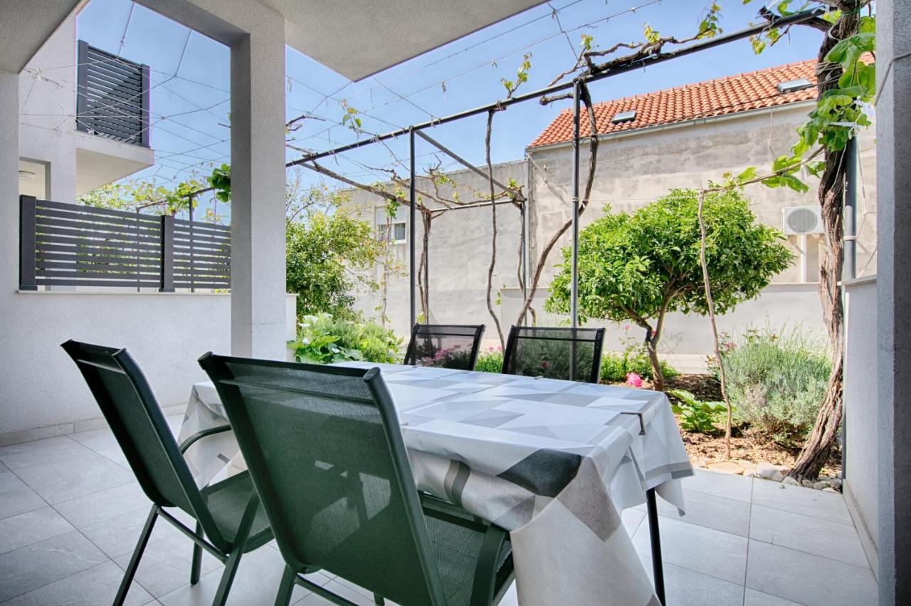 Apartmani Dule Komiža Exteriör bild