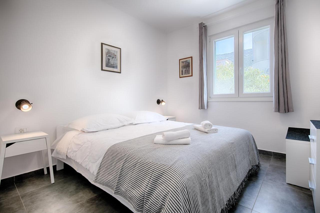 Apartmani Dule Komiža Exteriör bild