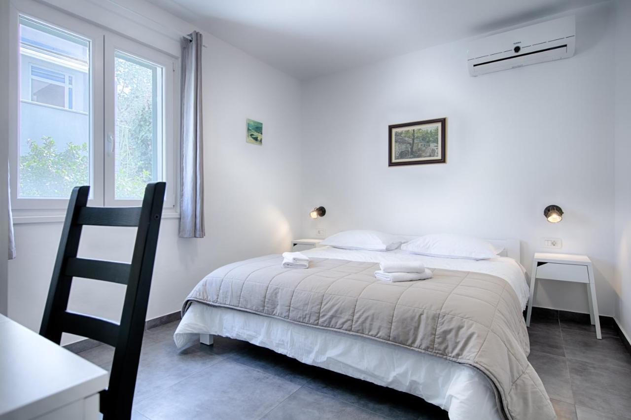 Apartmani Dule Komiža Exteriör bild