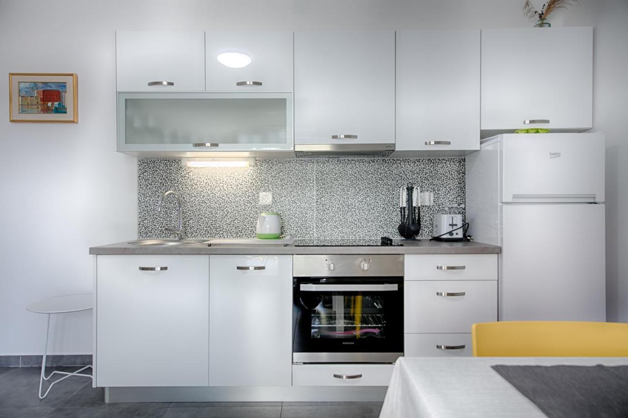 Apartmani Dule Komiža Exteriör bild