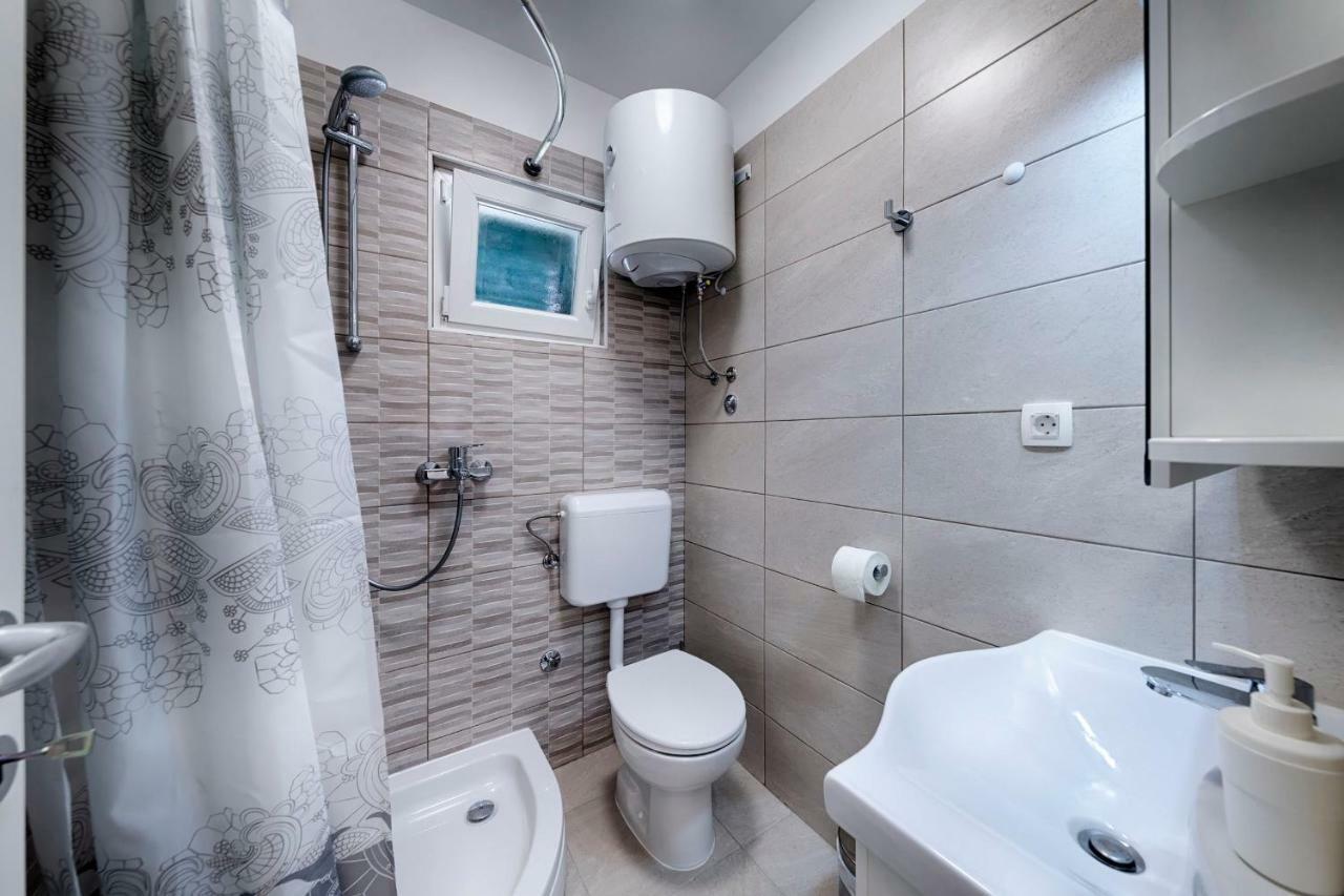 Apartmani Dule Komiža Exteriör bild