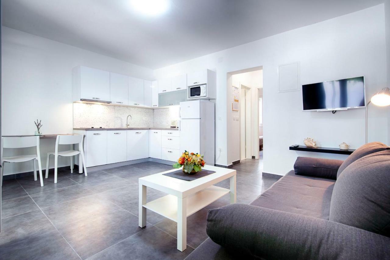 Apartmani Dule Komiža Exteriör bild