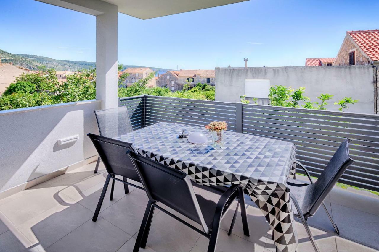 Apartmani Dule Komiža Exteriör bild