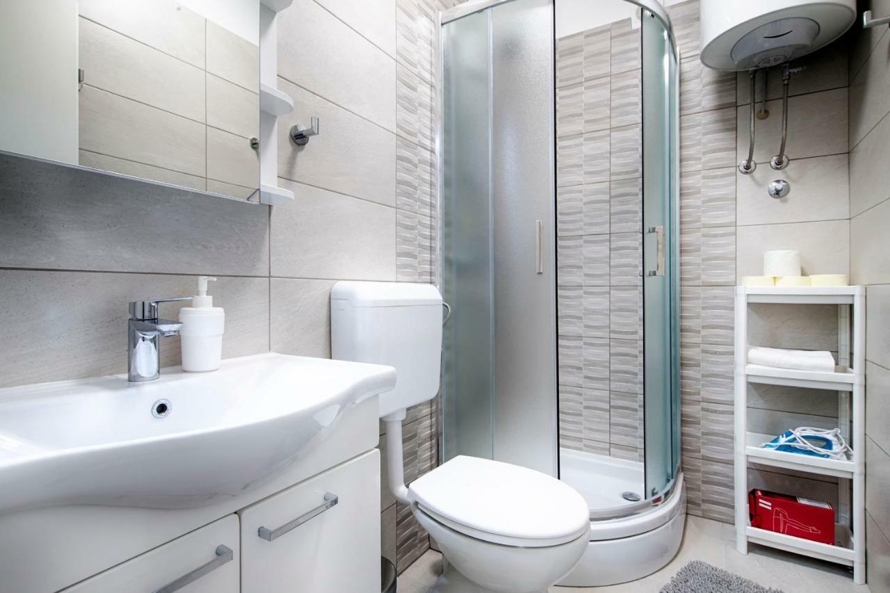 Apartmani Dule Komiža Exteriör bild