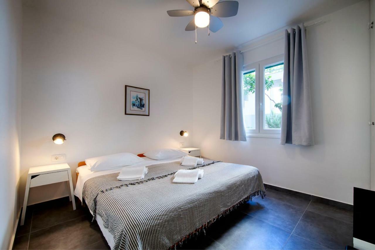 Apartmani Dule Komiža Exteriör bild