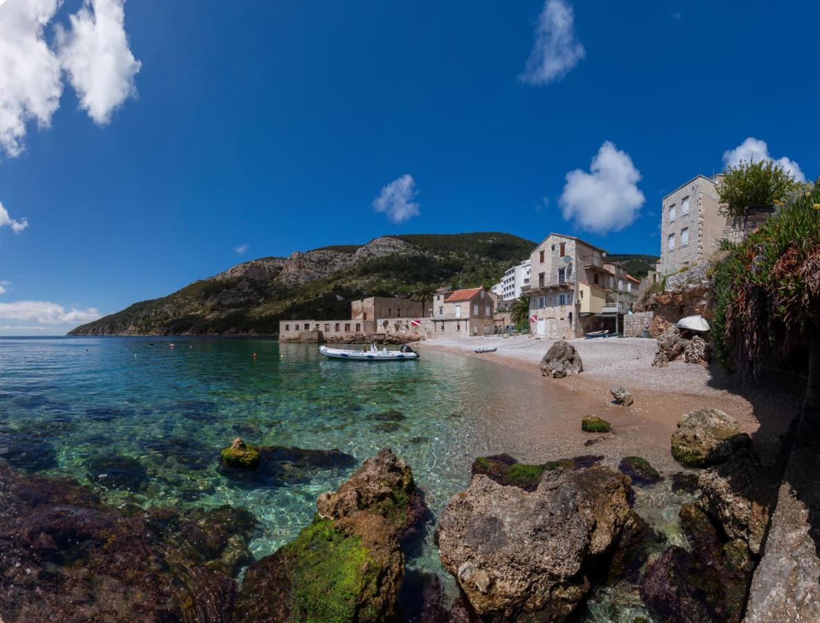 Apartmani Dule Komiža Exteriör bild